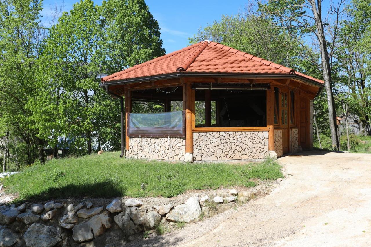 Bear Lodge Korenica Εξωτερικό φωτογραφία